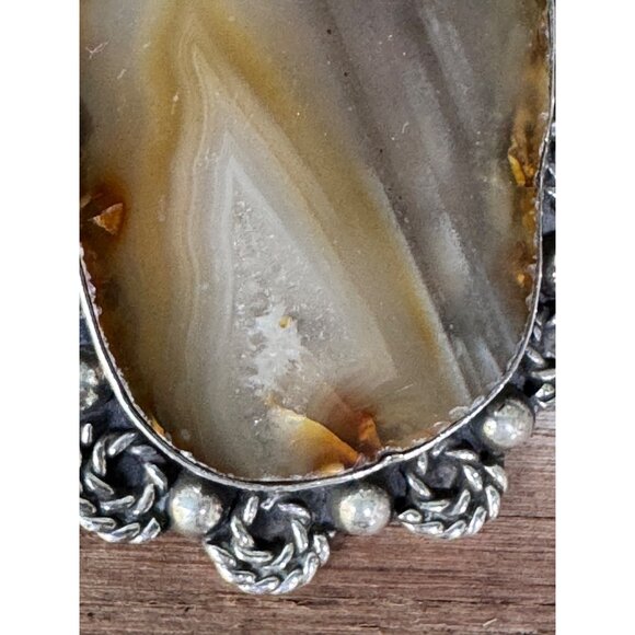 Vintage Silver & Agate Oval Pendant With Intricate Floral Design 29.04g - Picture 3 of 8